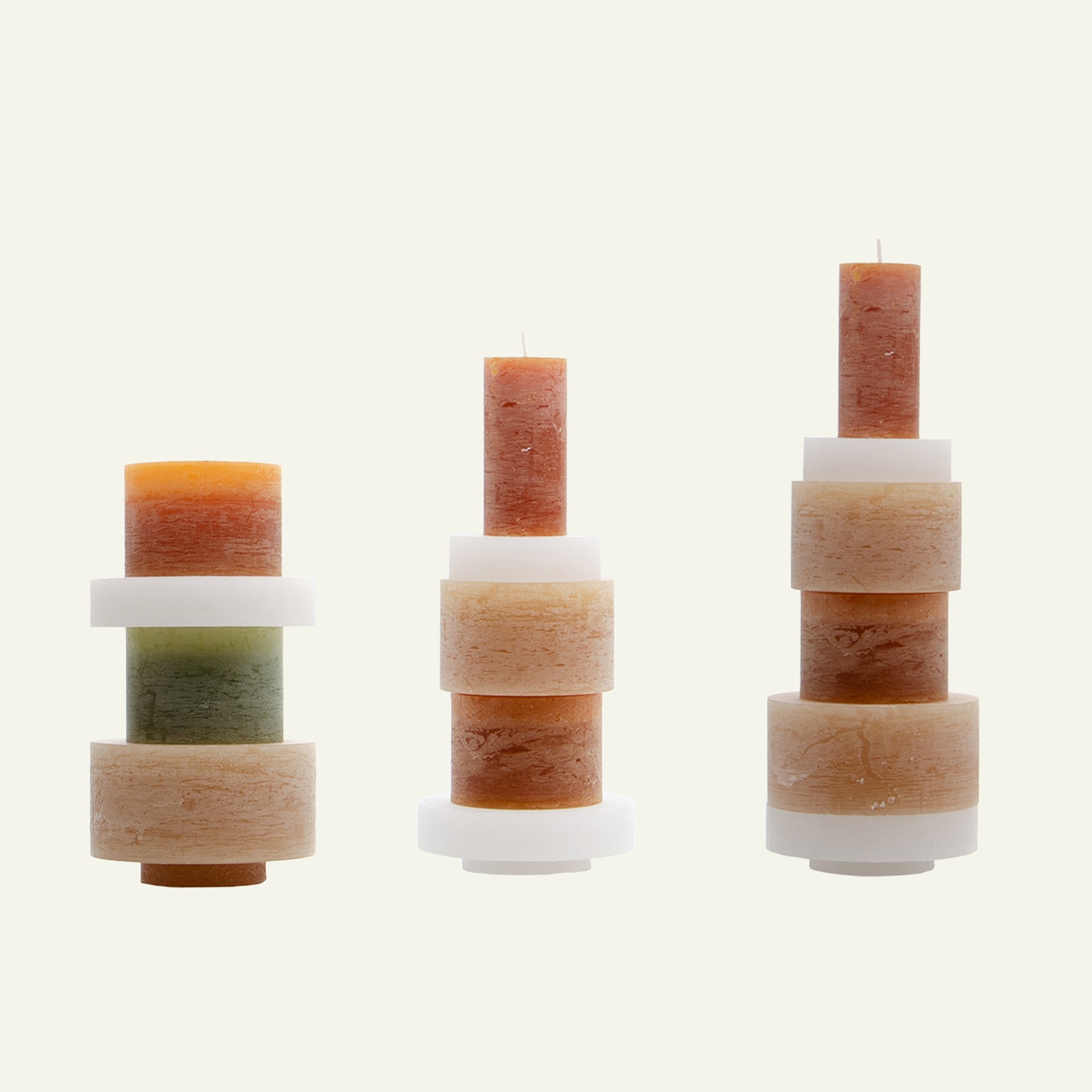 beige Candl Stack 03, Candl stack 04 en Candl Stack 06 met witte achtergrond. beige Candl Stack 03, Candl stack 04 en Candl Stack 06 on white background. beige Candl Stack 03, Candl stack 04 en Candl Stack 06 avec fond blanc. 