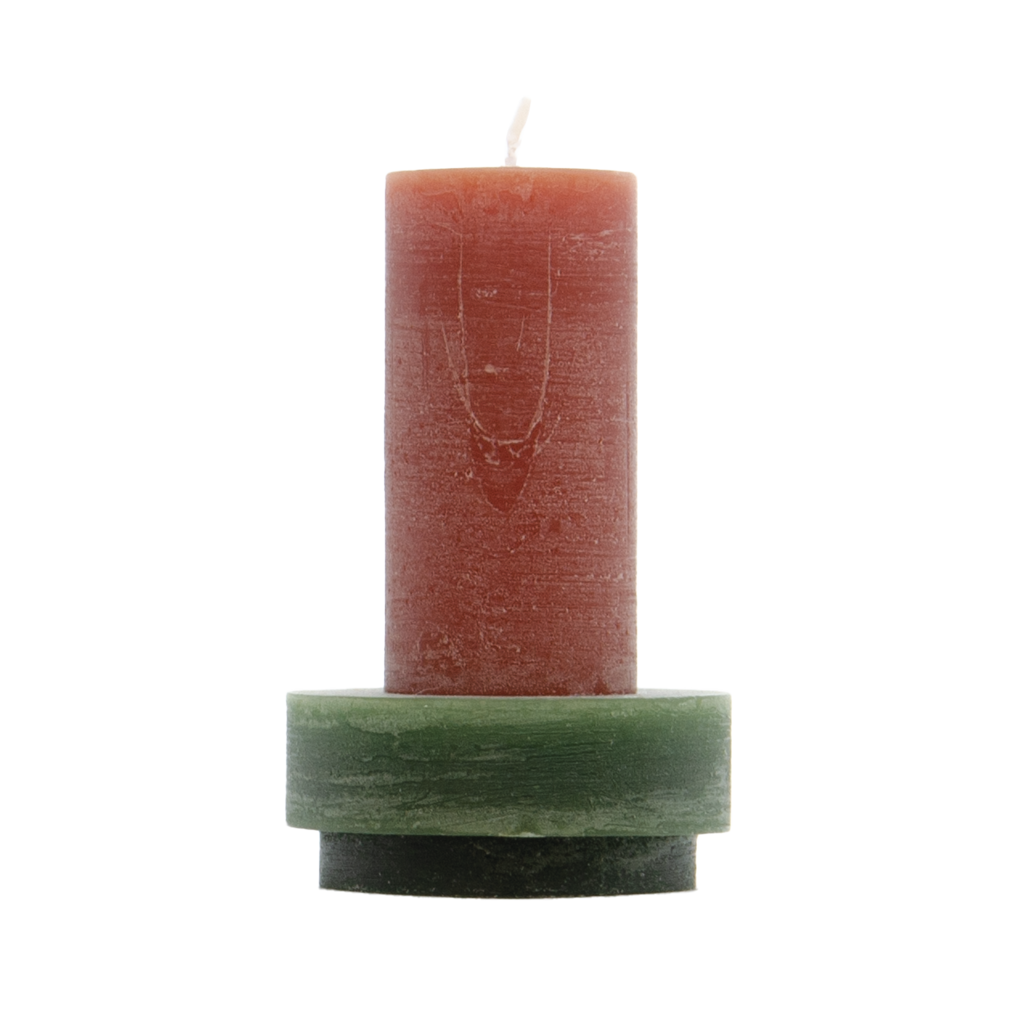 Bruine kaars met groene houder van Stan Editions. Brown candle with green candle holder from Stan Editions. Bougie brun avec bougeoir vert de Stan Editions.